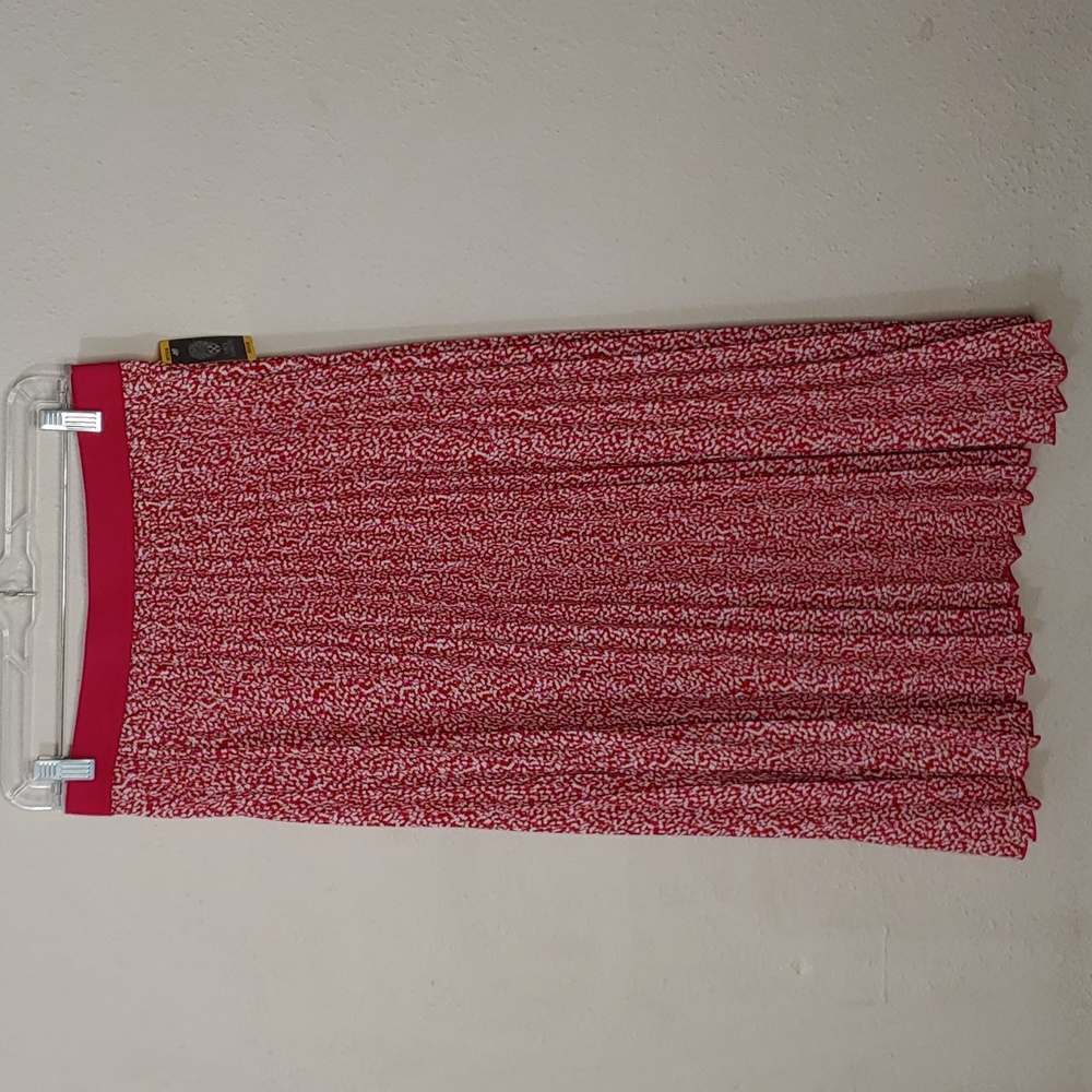 Vince Camuto Women's Size Medium Pleated Skirt NWT